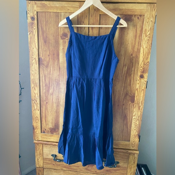 Elegant Blue Sleeveless Dress - Picture 1 of 9